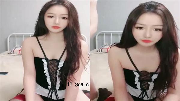黑色垃圾同性恋女演员穿着漂亮的女人，没有男人的朋友爆炸性操纵脱衣服的孔