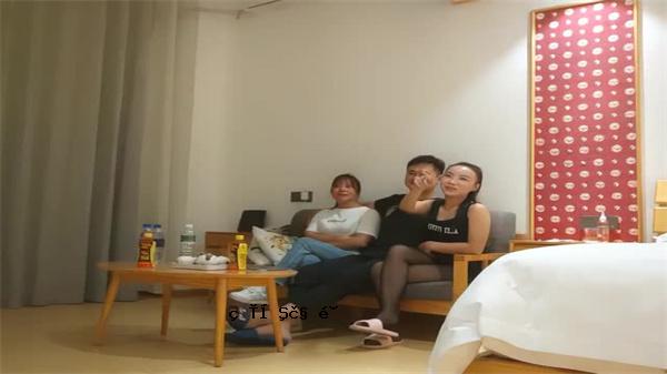 一对中年夫妇有四部分交流