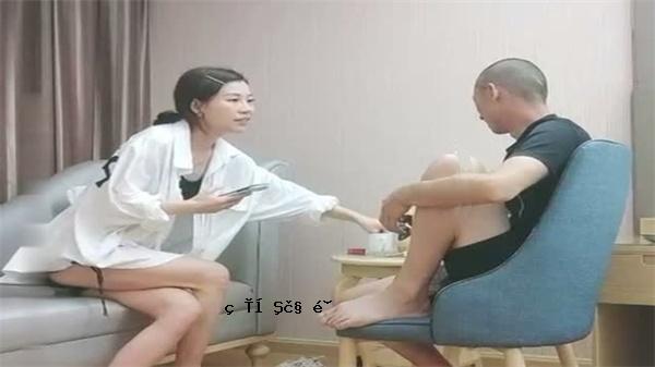 一个腰部漂亮大腿的妹妹