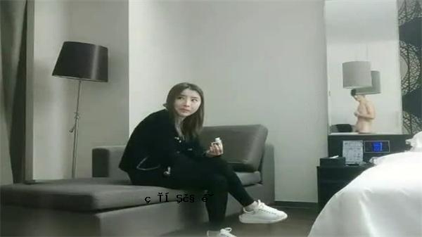 一个美丽的女人，声音大，宽敞，放荡，放荡的身体，放荡