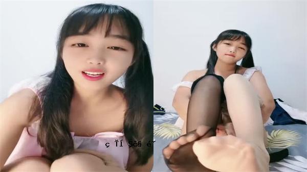 姐妹的姐姐甜甜甜美的时尚衣服超级可爱的小妹妹自慰