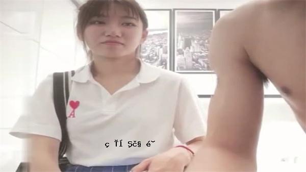 数千人发现花高端皮肤学生姐妹白色光泽木头
