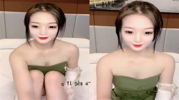 一个美丽的女人，有着白色的身体，一个小身体，一个小脸，一个充满爱心的年轻女孩
