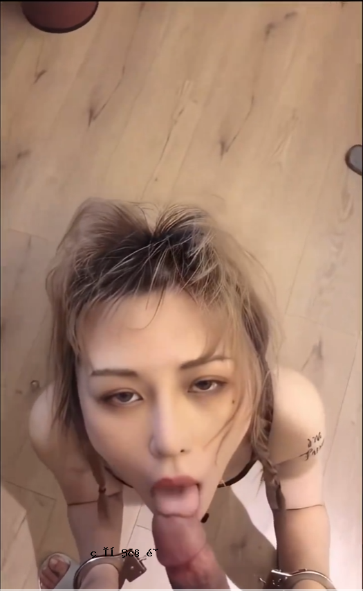 人们对爱与衷心的爱充满热情，心脏倒入人们的心中，但要拿到肛门闷的购物车并不容易。