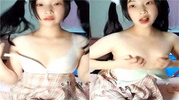 我叔叔看到了自己的宝藏，视频被泄露了。