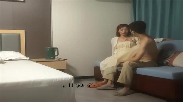 丹花雅子阿波亮的新作，小小孩子，还有些微微的羞涩。