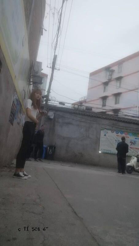 优质办公室客户每天晚上在街上挑选一个女孩，挑选一个姐姐，在一个小房间里工作，看着小孔JB，进入一场充满激情的爆炸性操作。