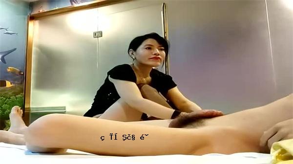 大胸成熟女技师黑肥臀高腿鞋