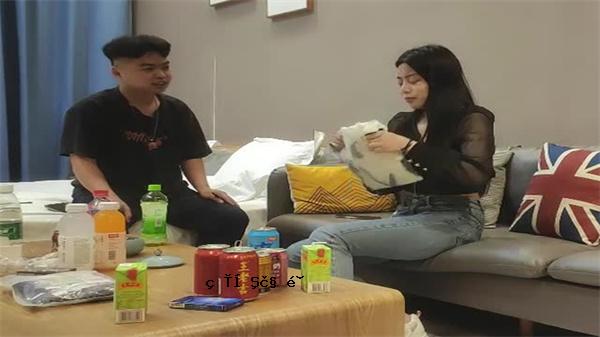22名学生和女职员