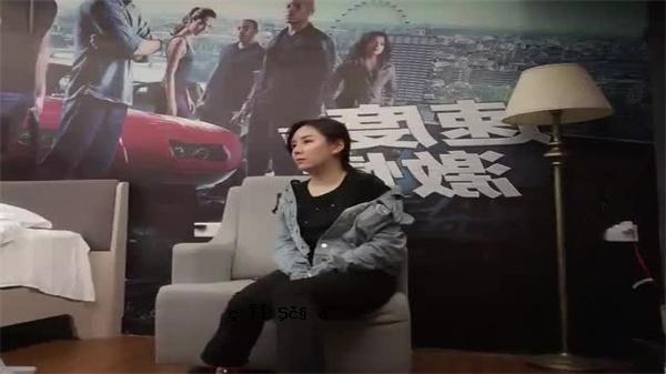 为女婴的外套预留了一份小礼物。