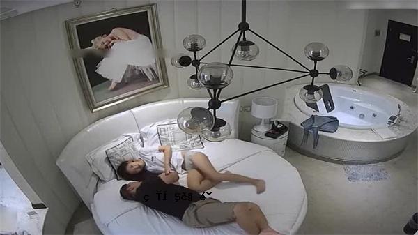 自强不息，白大褂翘臀姐姐，谁都不能犯法_