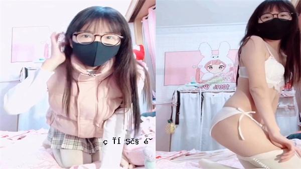 眼镜萌姐入户紫玫瑰_