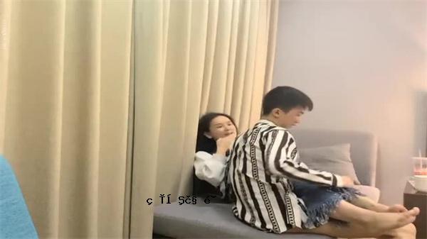 寻花偷Beat-男主优质合约运营高楼长腿苗牛奶销售