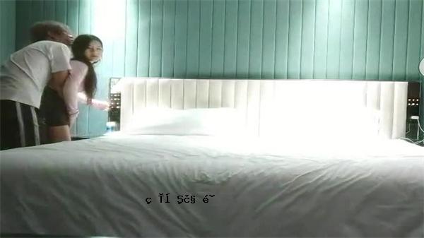 花之歌-男主、高价简约、高大腿、有肉、还有美女之歌