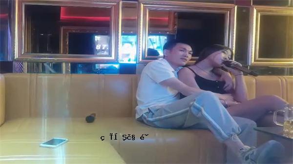 恩怨探花KTV啪骚气BEAUTY