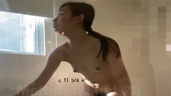 关于一个滥交女孩的第三个女儿