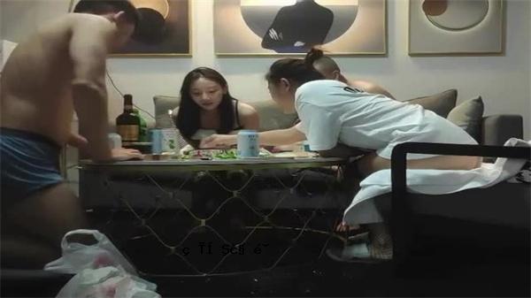 真夫妻交换寻妻4P脸