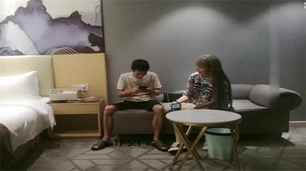 一条流水两条直腿