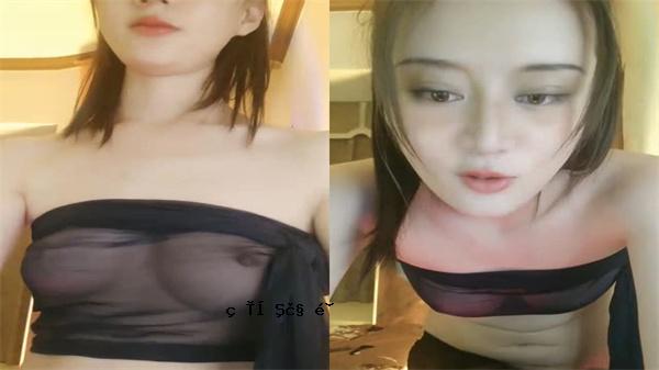 直播仙唐僧在看的山洞形象，心里感动，日本乳头居然就在那儿，我看着，吸吮着。