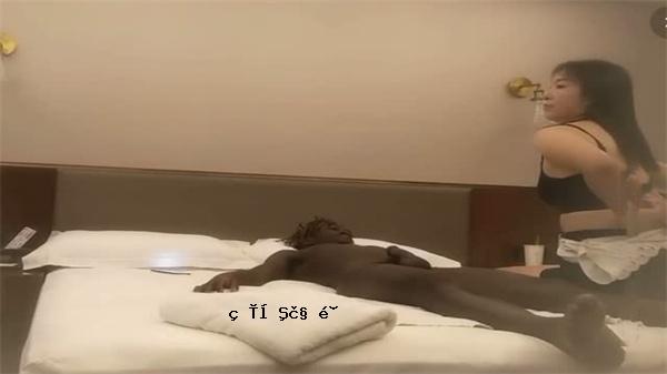 爱成熟女人-老黑高中保留男尾女人