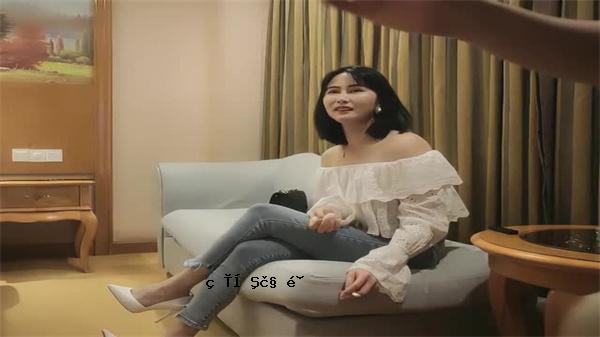 沉甸甸的金戒指，飘着轻飘飘的小姐姐