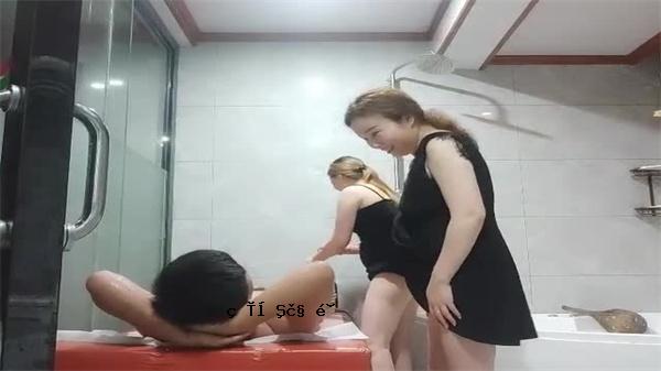 一个足浴沙龙和一个单独的老人来拜访你。