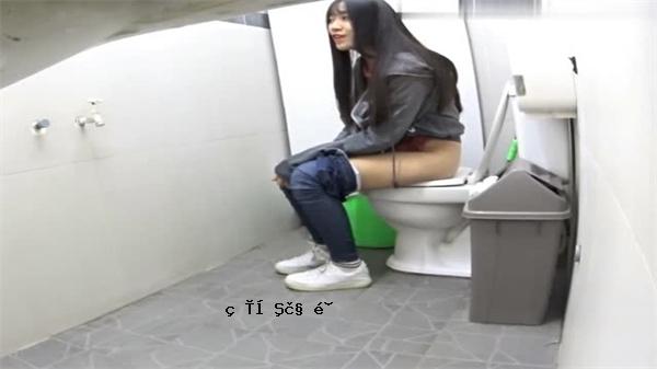 最新泄露的大神带着女性娱乐设备潜入学生宿舍的音乐视频